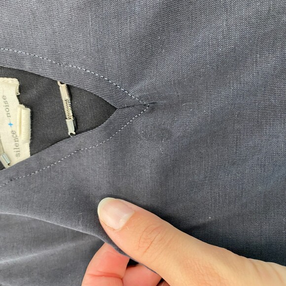 UO Silence and Noise Dark Gray V Neck Metal Chain Tank XS - Picture 7 of 9